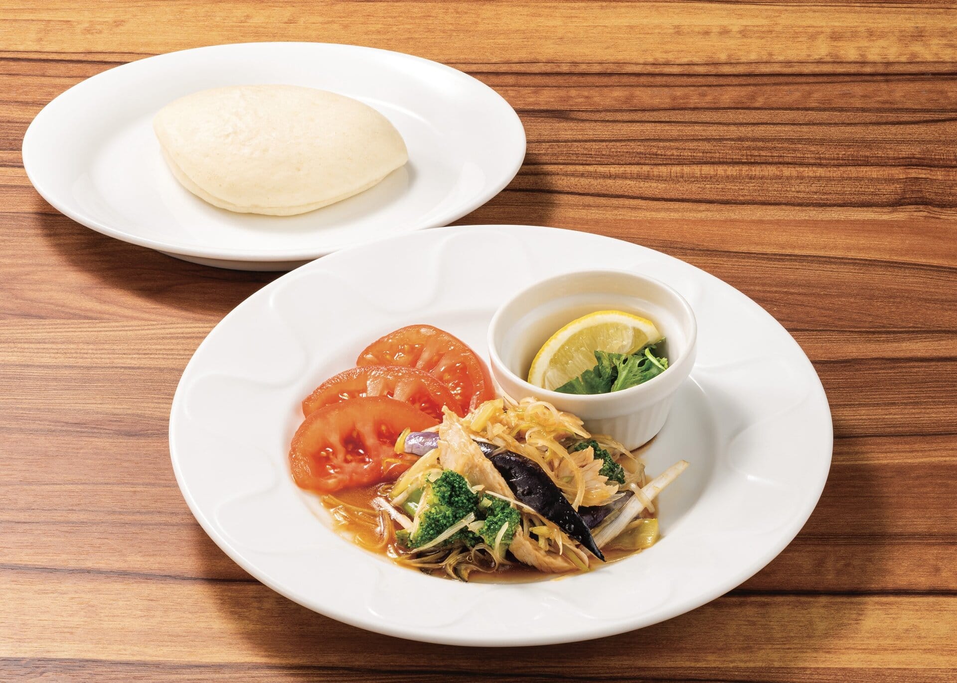 飯田商店コラボのデニーズのエスニック唐揚げとパオズ