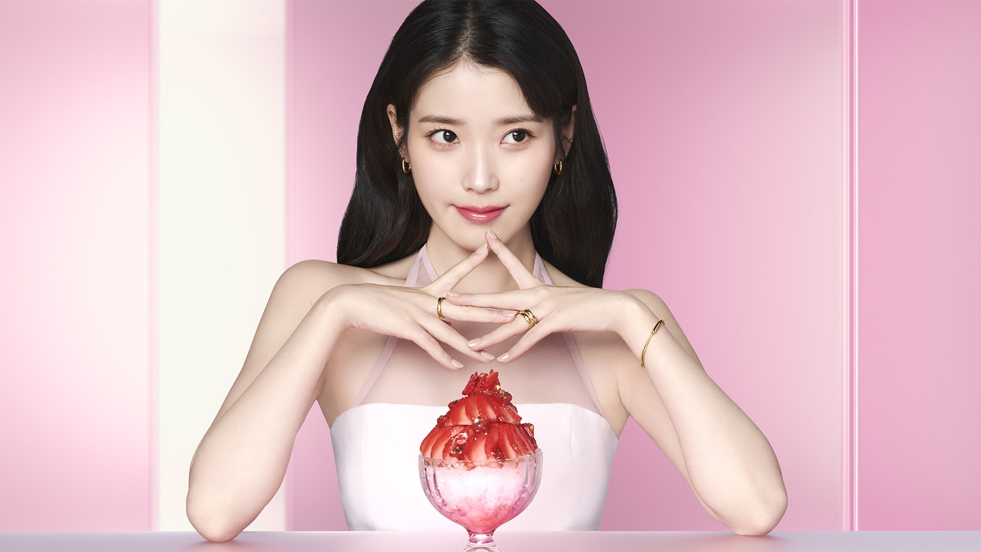 【エスティ ローダー】IUみたいなピュア顔に♡ ピンスの季節に映える限定コスメがアツい！【BEAUTY BUZZ】