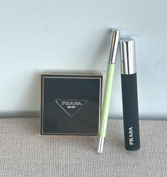 思わずキュン♡ PRADA BEAUTYの新作「プラダ アイ」で目元に魔法を【BEAUTY BUZZ】