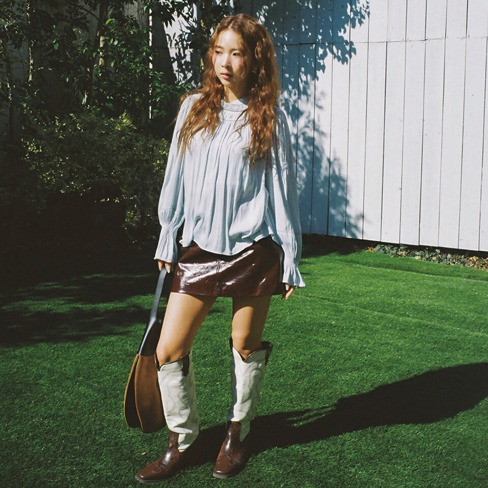 【ZARA】のミニスカ×ウエスタンブーツで叶う♡ 最旬の70sレトロコーデ