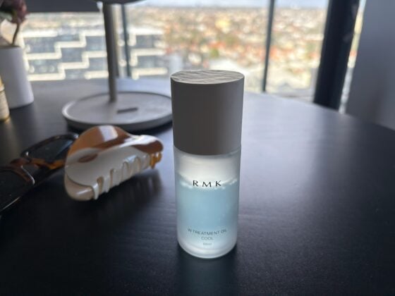 【夏のスキンケア】目覚めの肌が生まれ変わる!? RMKの“ひんやり美容オイル”がすごかった♡【BEAUTY BUZZ】