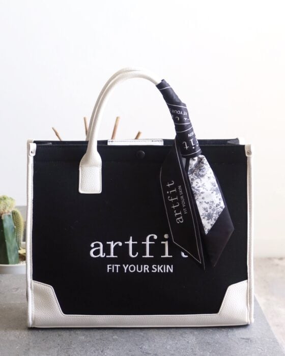 厳選したミニマムな中身！ sweet lovers「Moca」のバッグの中身を大公開♡【sweet lovers】