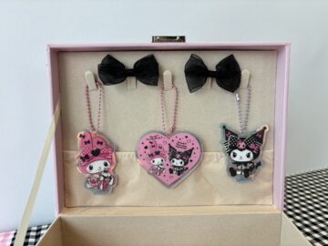 マイメロディ　クロミ　アクリルチャーム