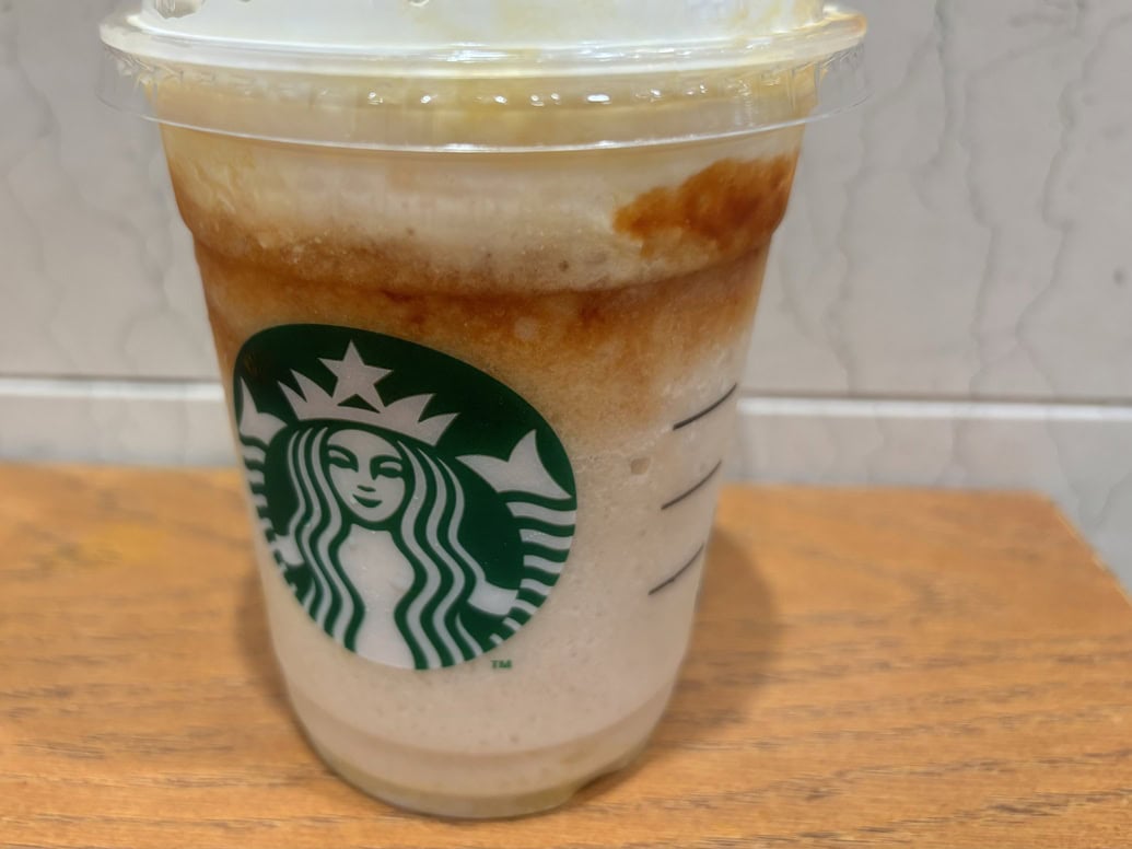 スタバ　オリエンタル マンゴー ＆ ティー フラペチーノ®