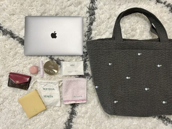 お気に入りを長年愛用！ sweet lovers「レイナス」のバッグの中身を大公開♡【sweet lovers】