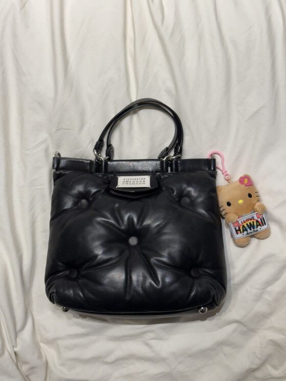 シンプルで使えるものだけを厳選！ sweet lovers「釘本亜美」のバッグの中身を大公開♡【sweet lovers】