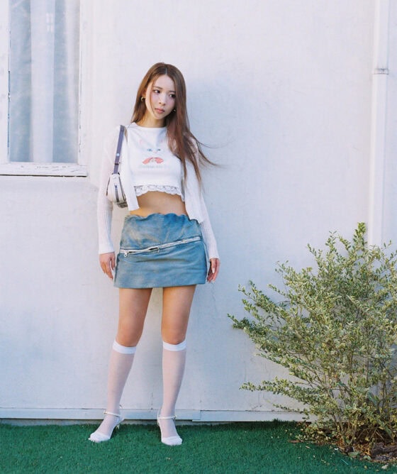 【DIESEL】ヘルシーに肌見せ♡ “デニムミニ”で叶えるY2Kな大人カジュアルコーデ
