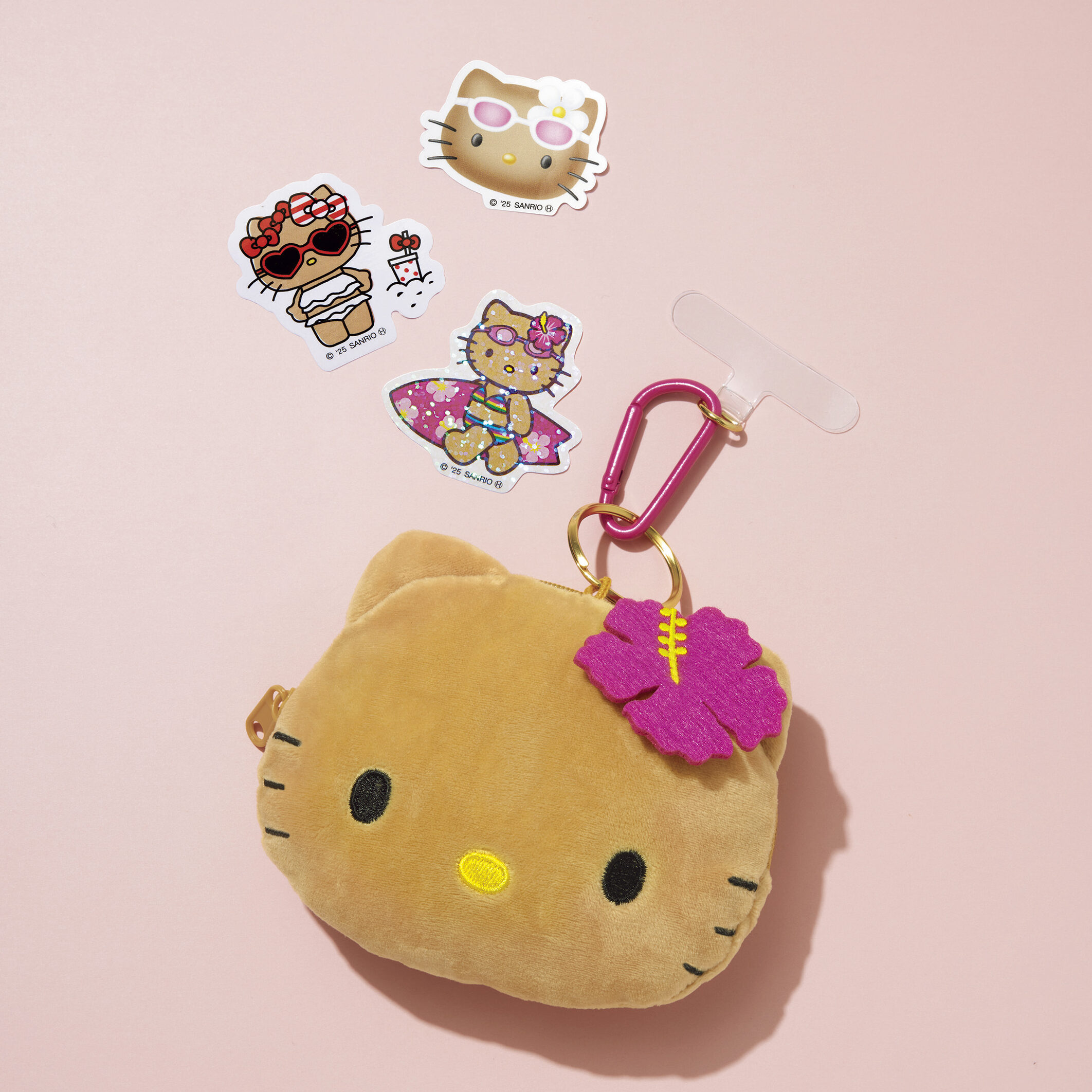【付録】日焼けハローキティが可愛すぎ♡ バッグやスマホにもつけられる！ぬいぐるみポーチ＆ステッカーセット【スウィート8月号】