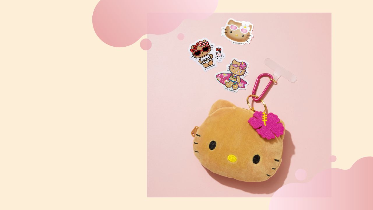 【付録】日焼けハローキティが可愛すぎ♡ バッグやスマホにもつけられる！ぬいぐるみポーチ＆ステッカーセット【スウィート8月号】