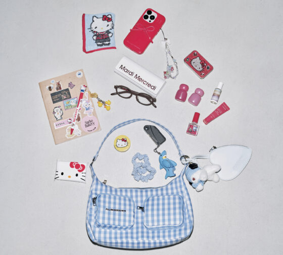 【紗栄子】何を持ち歩いてる？ お仕事バッグの中身を大公開♡