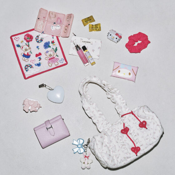 【紗栄子】プライベートで何を持ち歩いてる？デイリーバッグの中身を大公開♡