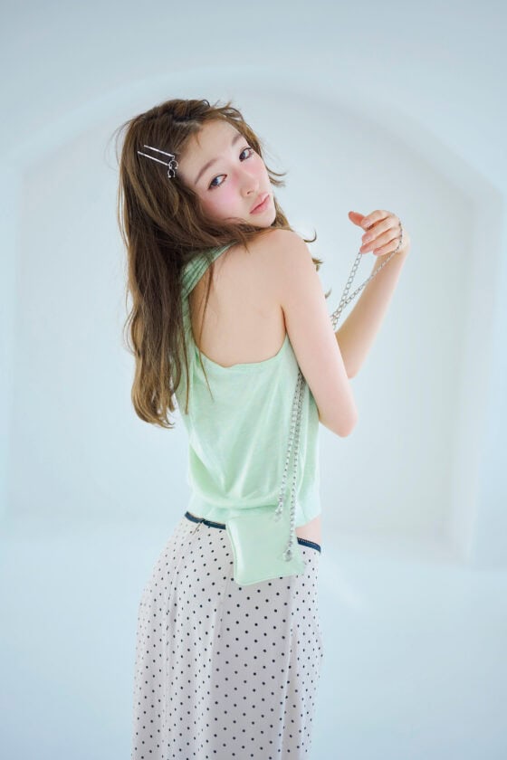 夏はあざとく背中見せ♡ ワンピやトップスなど最旬アイテム7選