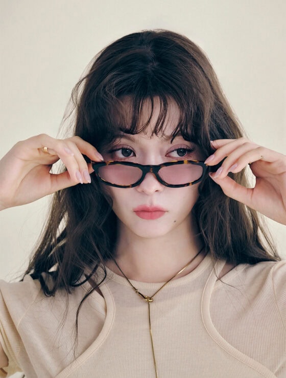 【2025年夏】海外ガールをお手本に♡ 夏気分を盛り上げる名品小物8選