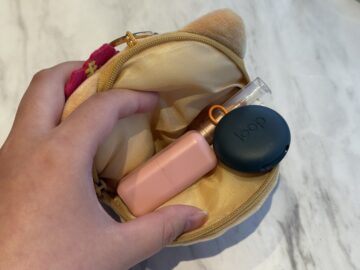 日焼け ハローキティ ぬいぐるみポーチチャーム