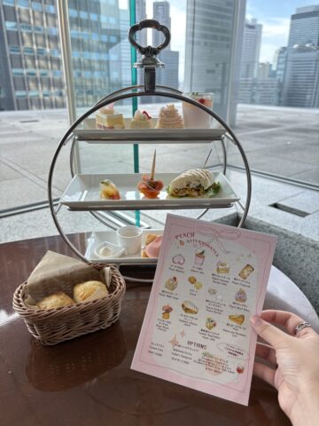 小田急ホテルセンチュリーサザンタワー 20階「ラウンジ サウスコート」　ピーチアフタヌーンティー