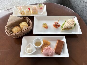 小田急ホテルセンチュリーサザンタワー 20階「ラウンジ サウスコート」　ピーチアフタヌーンティー