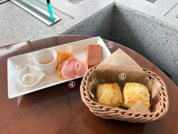 小田急ホテルセンチュリーサザンタワー 20階「ラウンジ サウスコート」　ピーチアフタヌーンティー