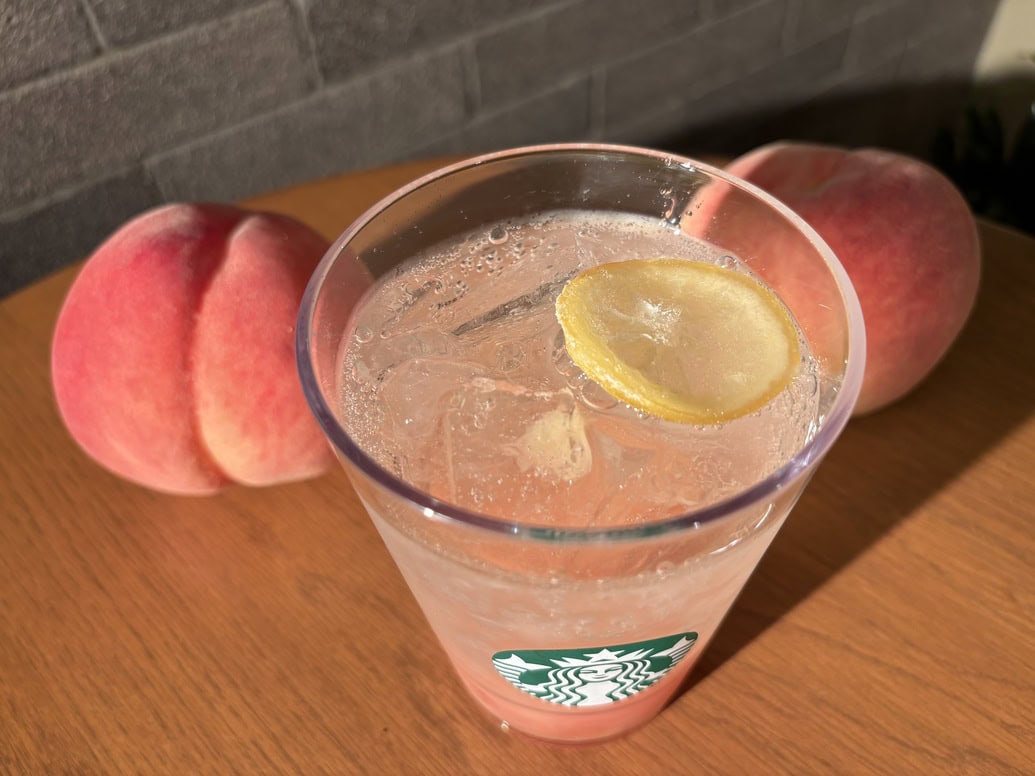 スタバ　チラックス ソーダ ピーチ