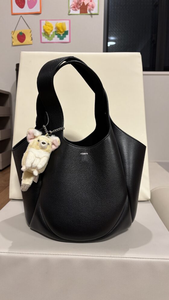 ミントグリーンを集めがち！ sweet lovers「Haruka」のバッグの中身を大公開♡【sweet lovers】