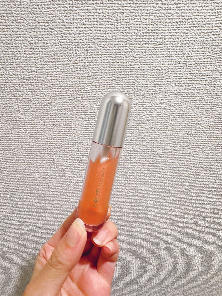 r.e.m.beautyのリップグロス