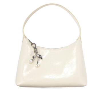 森香澄のバッグの中身