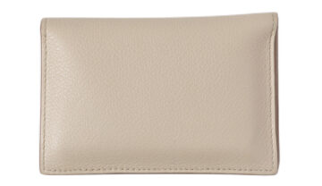 玉城ティナのバッグの中身