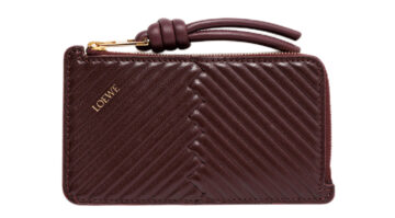 上西星来のバッグの中身