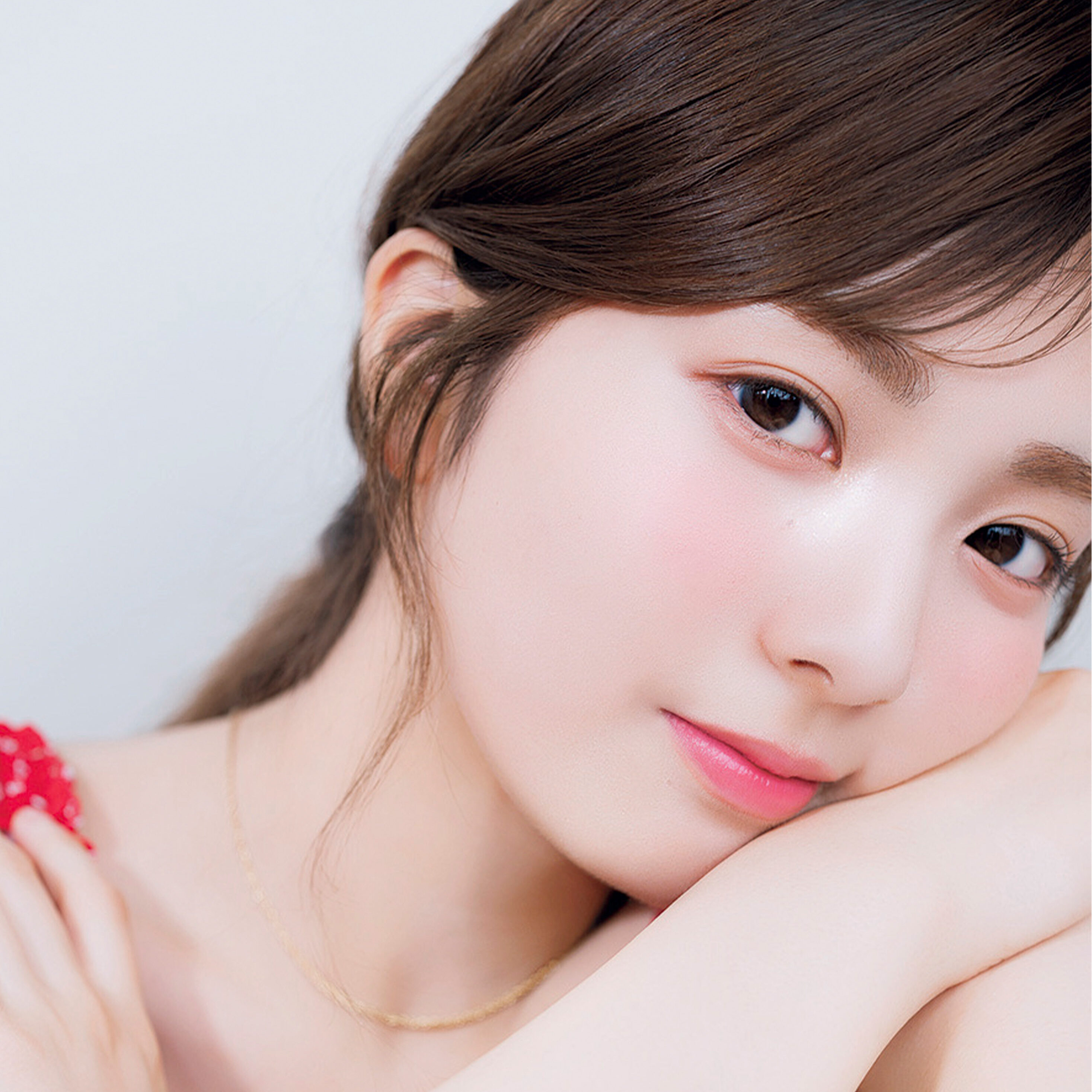 驚くほど立体感のあるツヤ顔に♡ “正しいハイライト”の入れ方を徹底解説！