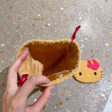 日焼け ハローキティ 巾着ポーチ