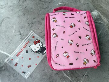 資生堂オンラインストア×ハローキティ　（左）クリアミニポーチ　（右）トラベルポーチ 吊り下げタイプ