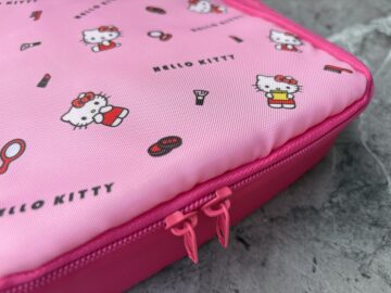 資生堂オンラインストア×ハローキティ　トラベルポーチ