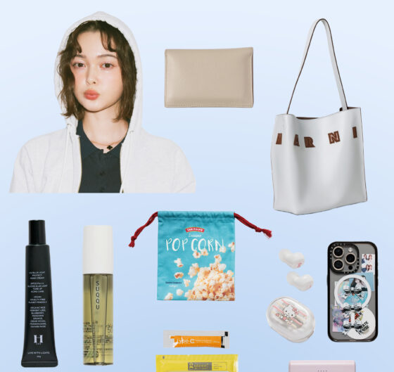 【玉城ティナ】バッグの中身を大公開♡「マル二のトートバッグはなんでもガバッと入れられる」