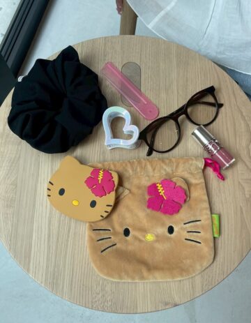 日焼け ハローキティ 巾着ポーチ