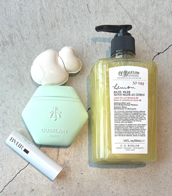 プレゼントしたら絶対に喜ばれる♡ センス抜群の最新ギフトコスメ4選【BEAUTY BUZZ】