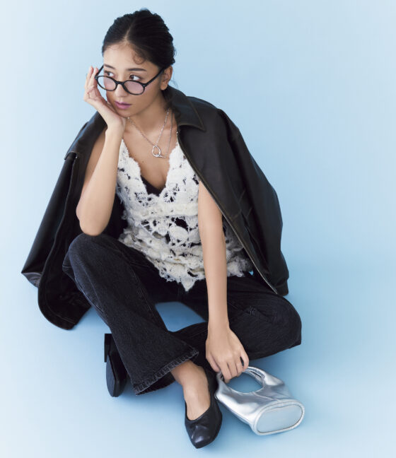 きれいめにもカジュアルにもキマる！今買うなら「ブラックデニム」が狙い目♡【みちょぱ】