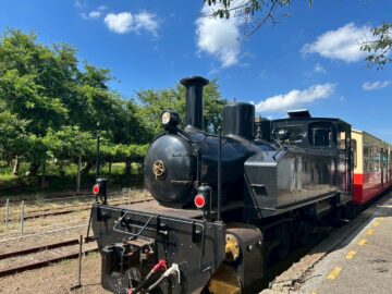 里見駅のトロッコ列車