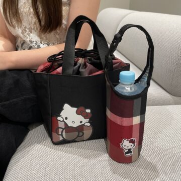 ハローキティ×クレストブリッジ　巾着つきトート・ペットボトルホルダー