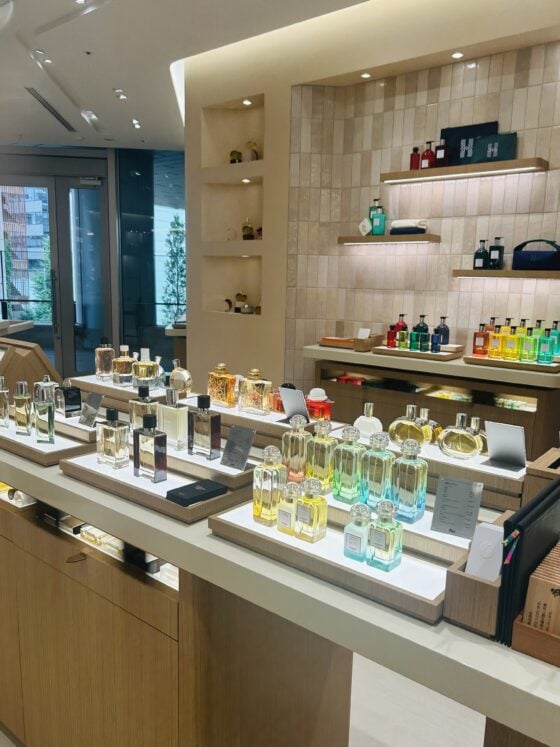 【エルメス・イン・カラー】世界最大規模のビューティ店舗が「ニュウマン高輪」に！潜入レポート♡【BEAUTY BUZZ】
