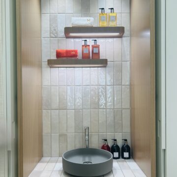 エルメス・イン・カラー