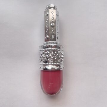 ジルスチュアートのリップラッカーブルーミングガーランド