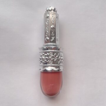 ジルスチュアートのリップラッカーブルーミングガーランド