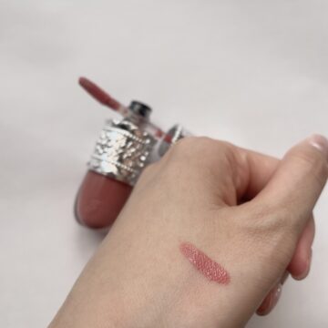 ジルスチュアートのリップラッカーブルーミングガーランド