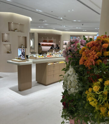 エルメス・イン・カラー