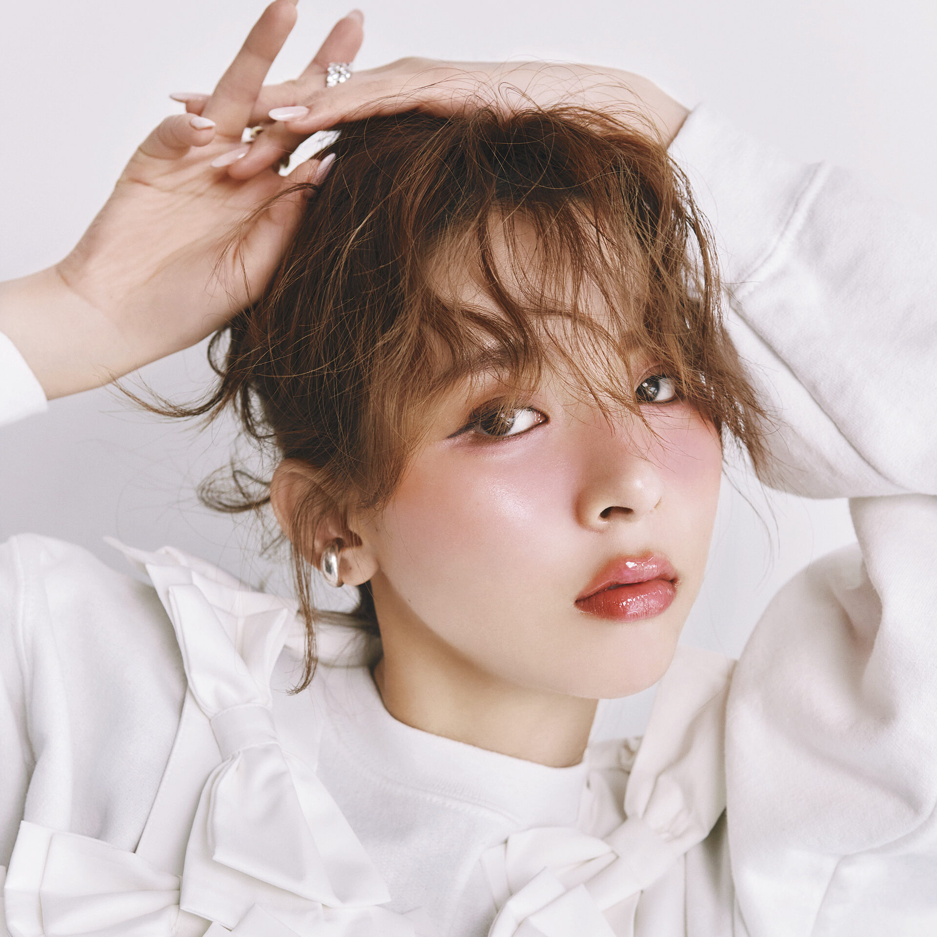 【プチプラ】ツヤと血色感をじゅんわり仕込む♡ 2025最新「マルチコスメ」でヘルシー顔に