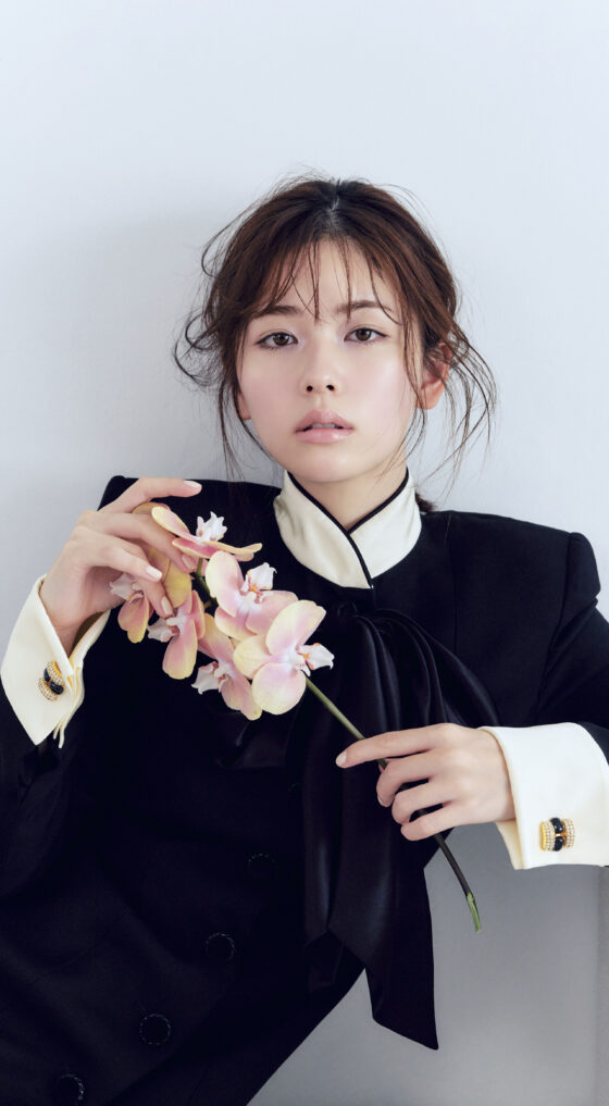 小芝風花が初表紙♡ 付録はアナ スイ コスメティックスの大容量バニティトート！swee11月号の見どころはこちら！
