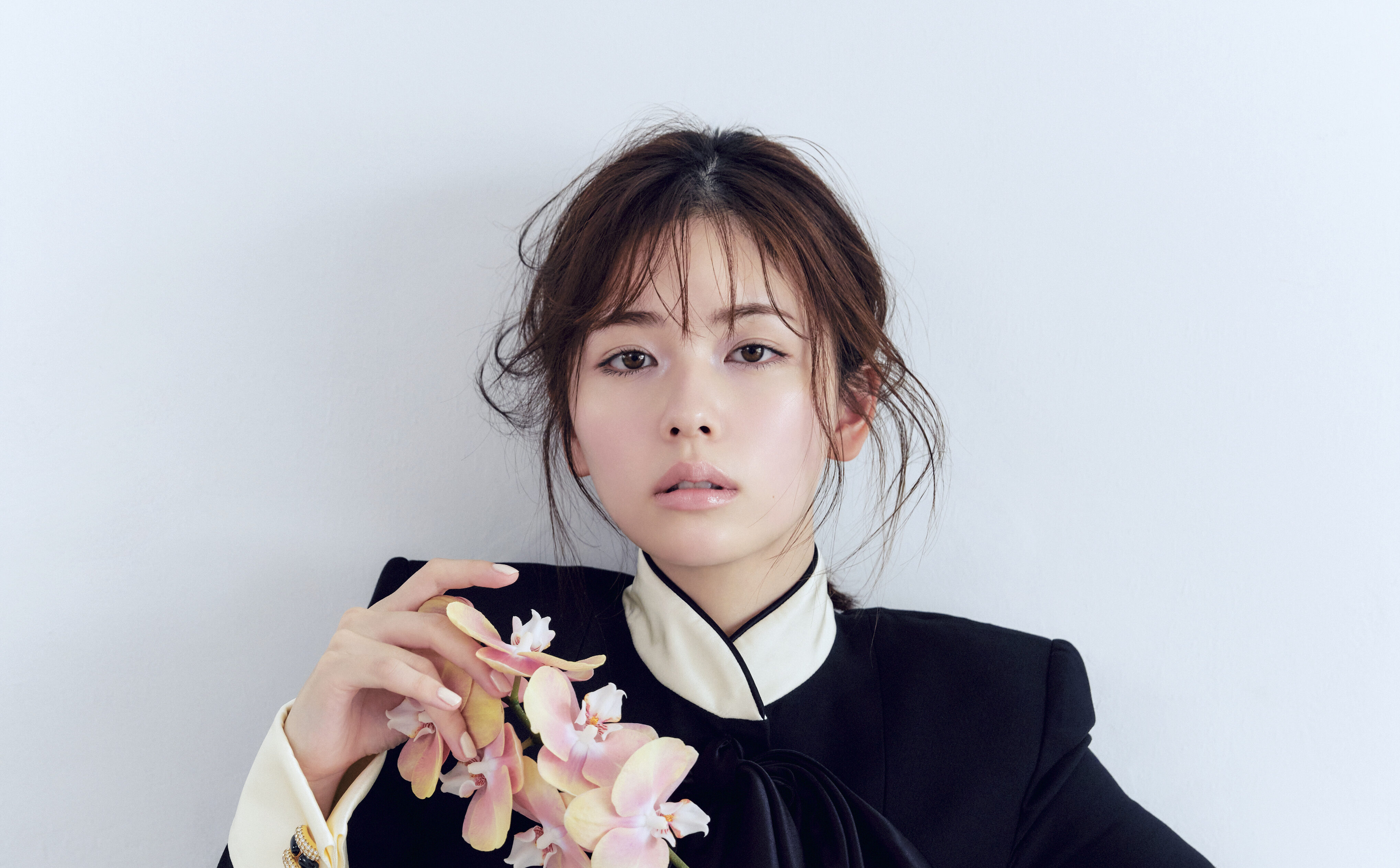 小芝風花が初表紙♡ 付録はアナ スイ コスメティックスの大容量バニティトート！swee11月号の見どころはこちら！
