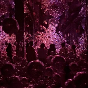 チームラボ《変容する連続体》