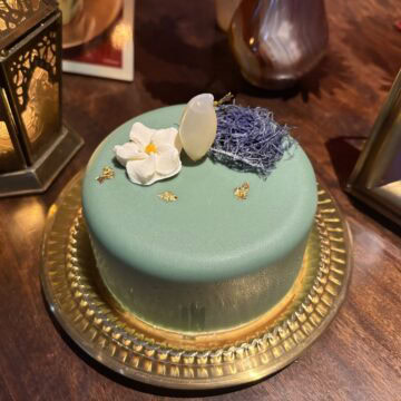 『アラジン』 Voyage Enchanté 魔法仕掛けのピスタチオのオリエンタル風ムース