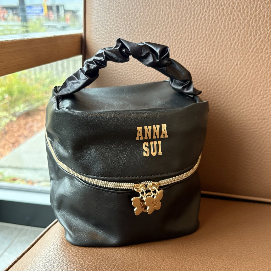 【付録レビュー】誰でも即整理上手に♡「アナスイ」のバニティポーチは売り切れ前にゲットして！【スウィート11月号】