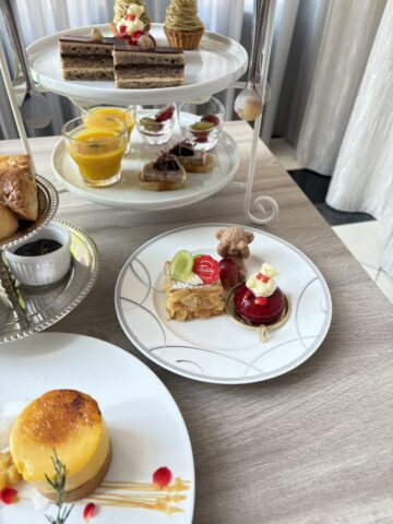 シャインマスカットと栗アフタヌーンティーwithハーマンテディ